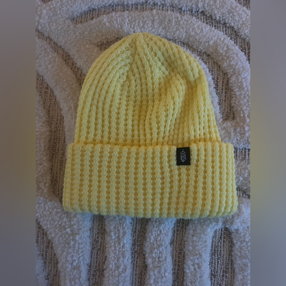 free people perfect beanie. never worn.